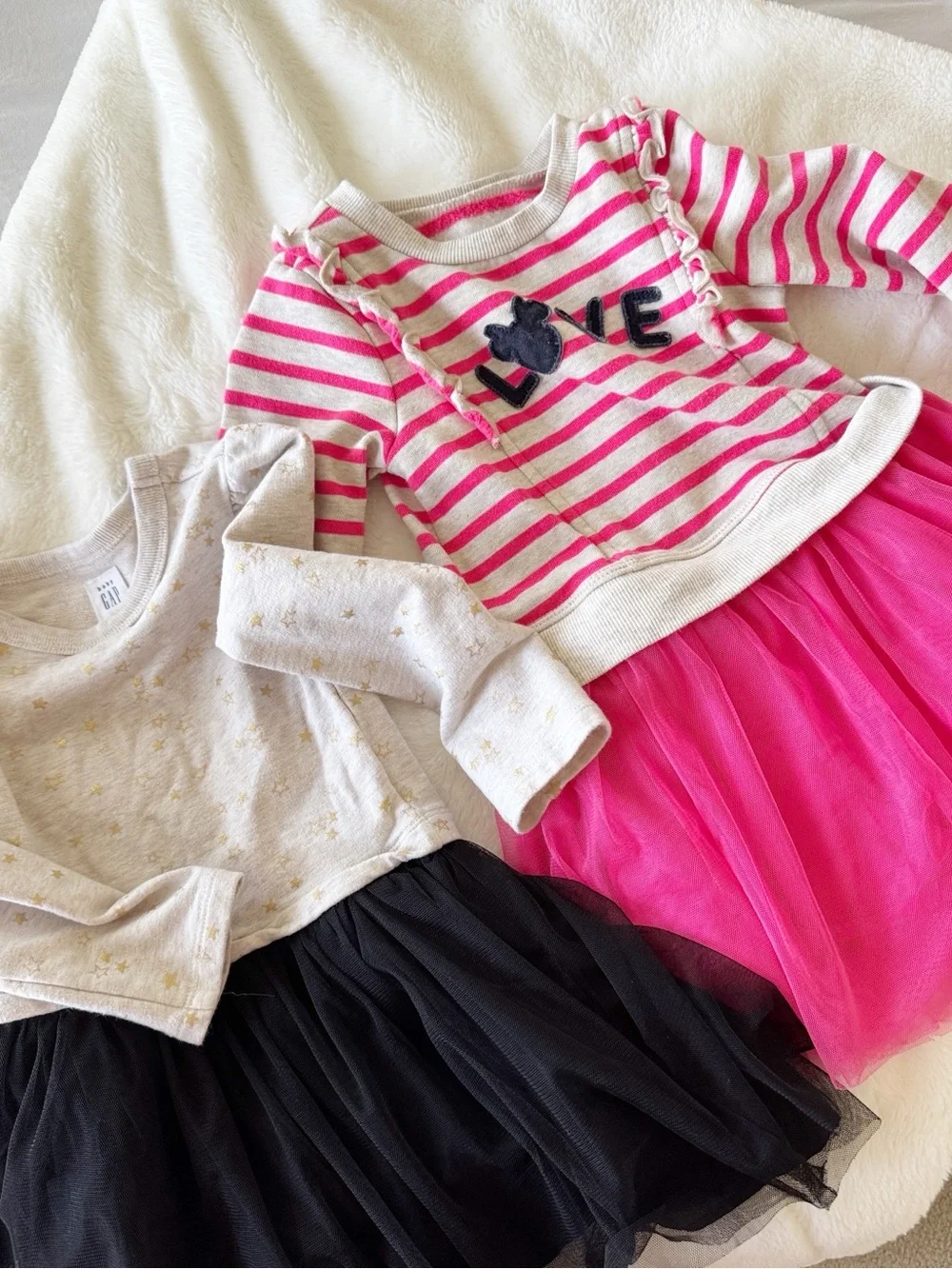 Baby gap sweatshirt dress bundle (2)- Disney Minnie and star print size 3T
